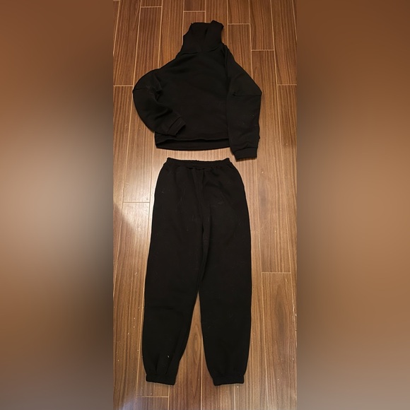 Black Tracksuit - Picture 2 of 2